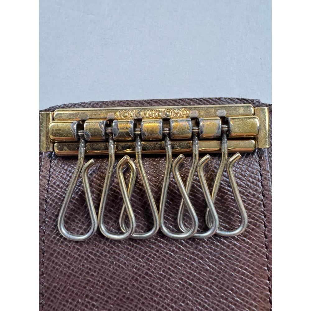 Louis Vuitton Keyholder - Picture 5 of 8